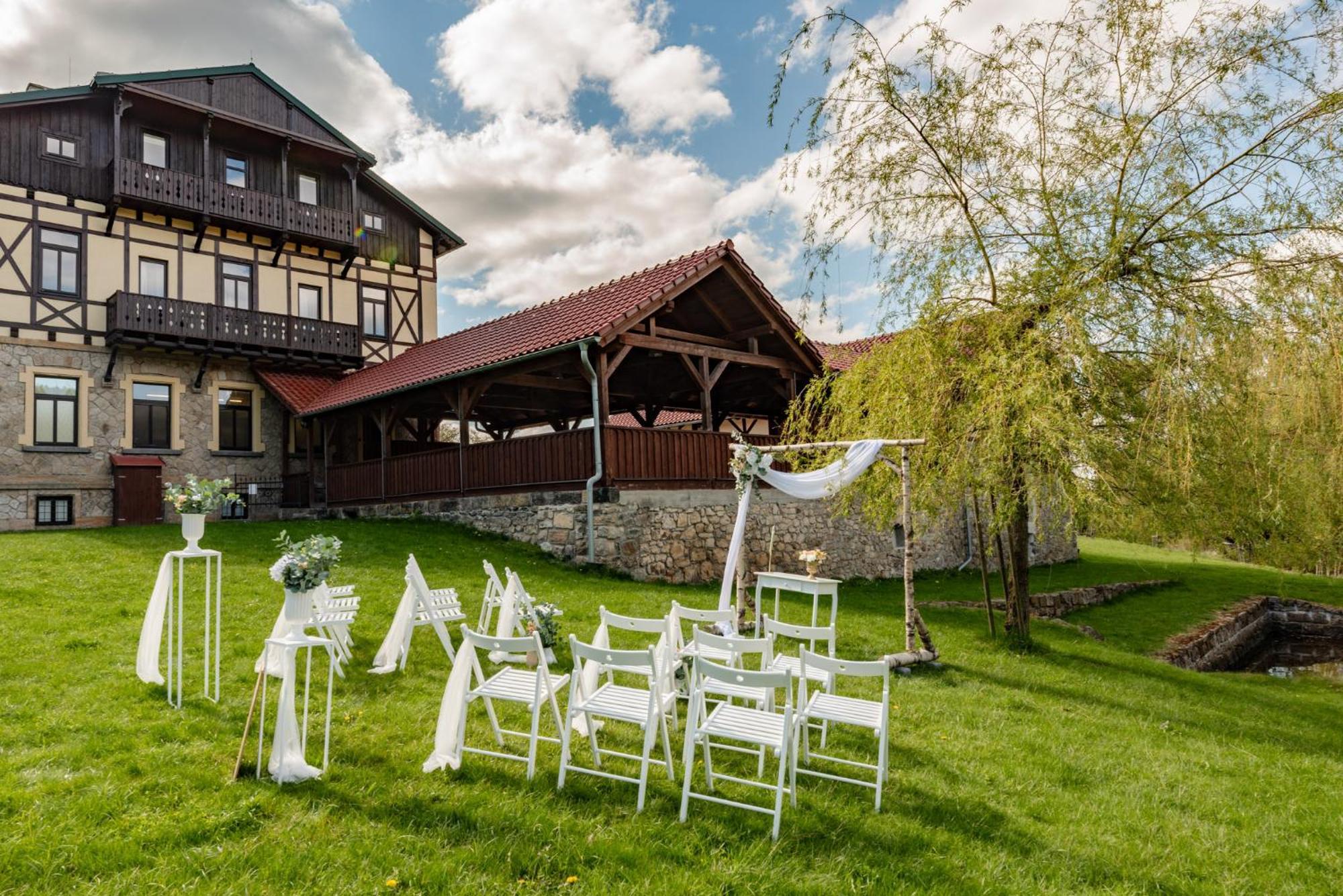 Hotel Svycarsky Dum Sneznik المظهر الخارجي الصورة